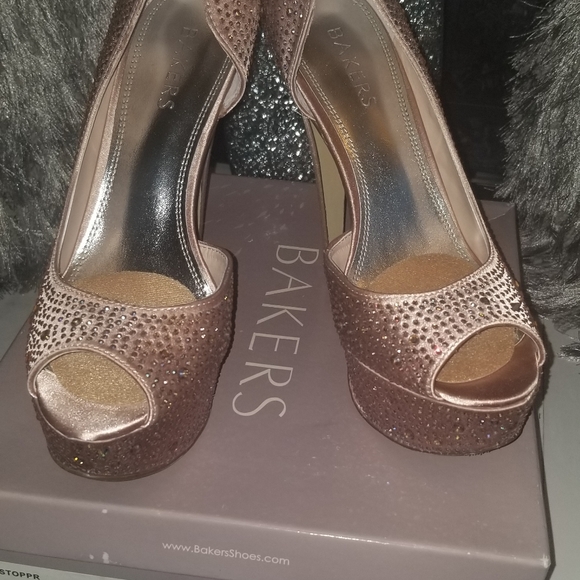 Shoes - Picture 2 of 3